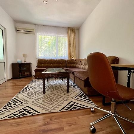 Compact City Center Apartment Kardzsali Kültér fotó